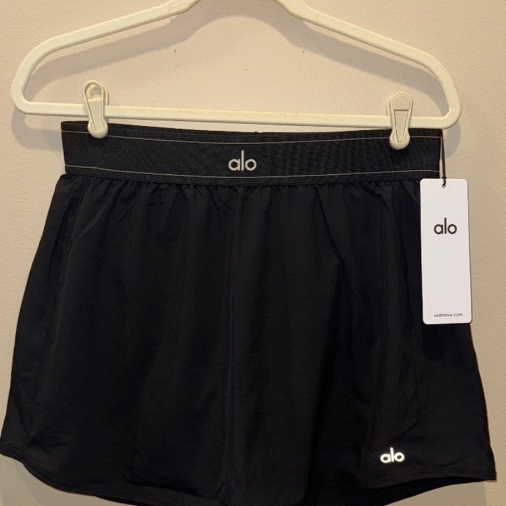 ALO Yoga Black Athletic Shorts Relaxed Fit